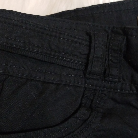 Black rolled leg Jolt sized 3 shorts gently worn - Picture 2 of 8
